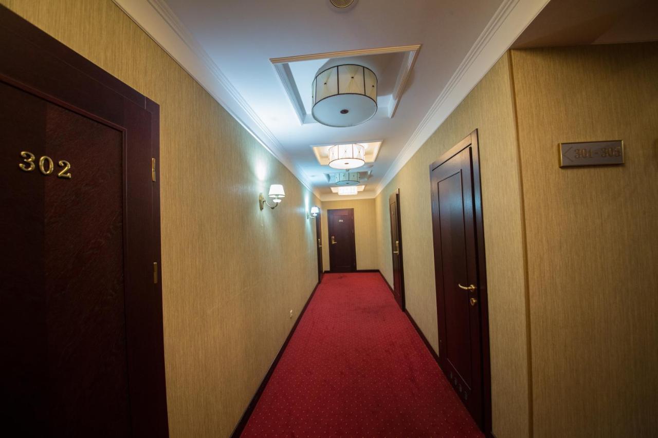 Sofievsky Posad Hotel Kyiv Exterior photo