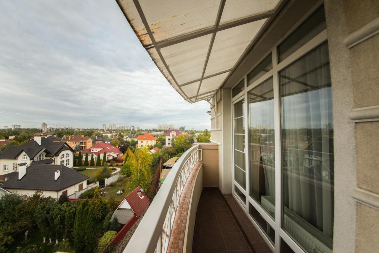 Sofievsky Posad Hotel Kyiv Exterior photo